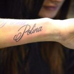  Татуировки надпись на руке 